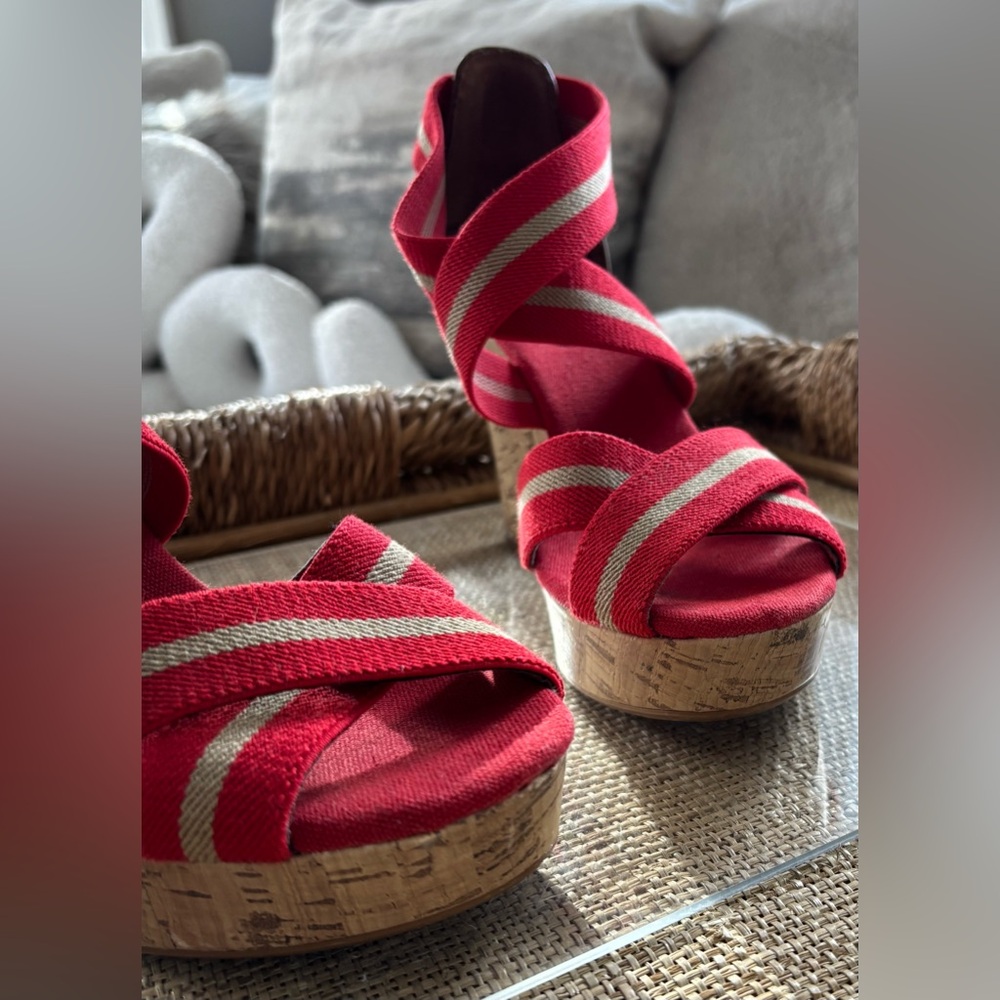 Red and Tan Wide Banded Strap Cork Platform Wedges. Size 7
